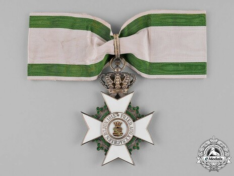Order of Merit, Type II, Civil Division, II Class Commander Obverse