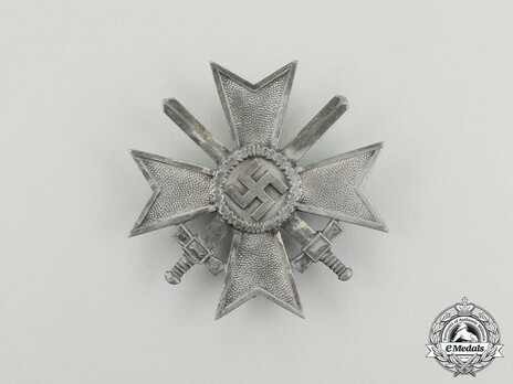 War Merit Cross I Class with Swords, by Steinhauer & Lück (zinc) Obverse