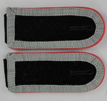 Waffen-SS Artillery Scharführer Shoulder Boards Obverse