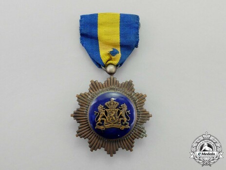 Star of Loyalty and Merit, Obverse with Ribbon