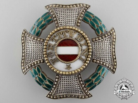 Hungarian Military Order of Maria Theresa, Grand Cross Breast Star Obverse