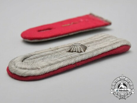 German Army Veterinary Oberleutnant Shoulder Boards