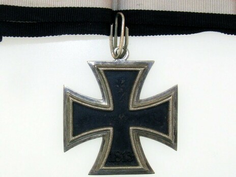 Knight's Cross of the Iron Cross, by Otto Schickle (unmarked) Reverse