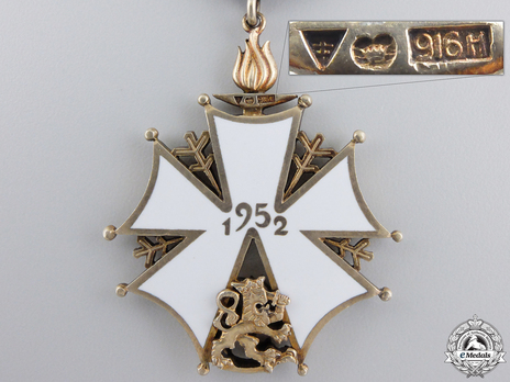 Cross of Merit of the Finnish Olympic Games, II Class Reverse