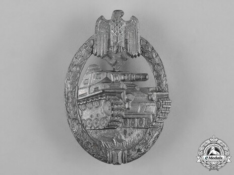 Panzer Assault Badge, in Silver, by K. Wurster Obverse