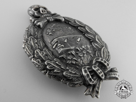 Tank Crew Commemorative Badge (in silver) Obverse