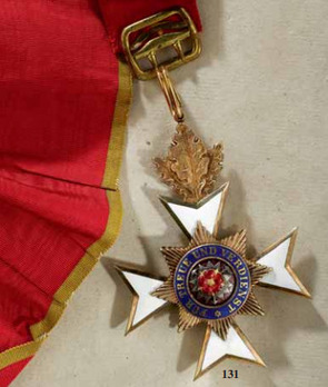 Princely House Order of Schaumburg-Lippe, II Class Cross (with oak leaves) Obverse