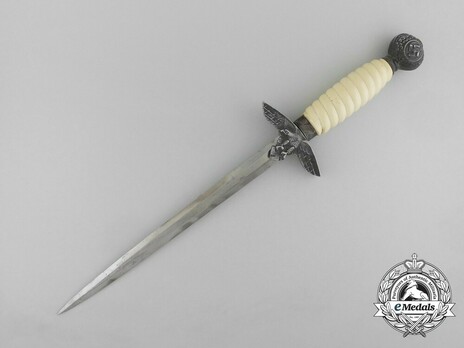 Luftwaffe Puma-made 2nd pattern Dagger Obverse