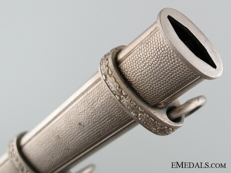 German Army Unmarked White Grip Officer’s Dagger Scabbard Throat Detail