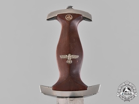 SA Standard Service Dagger by Lauterjung (H. & F.; RZM & maker marked) Obverse Grip