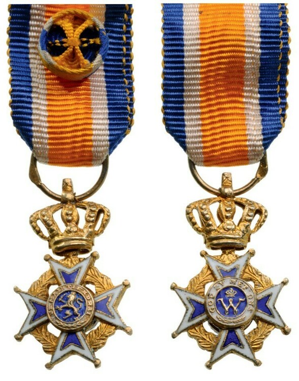 Miniature officer civil division obverse and reverse2