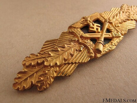 Close Combat Clasp, in Gold, by C. E. Juncker (in tombac) Obverse