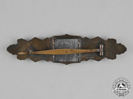 Close Combat Clasp, in Bronze, by C. E. Juncker Reverse