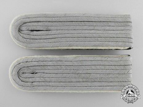 Waffen-SS Infantry Untersturmführer Shoulder Boards Obverse