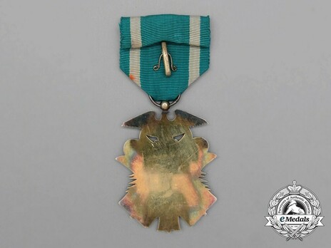 Order of the Golden Kite, VI Class Badge Reverse