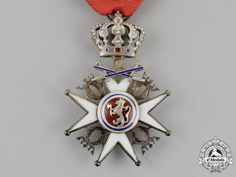 Order of St. Olav, Knight II Class, Military Division Obverse