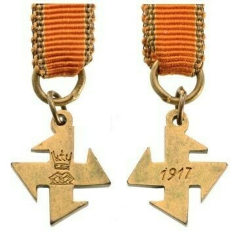 Ii class cross miniature obverse and reverse