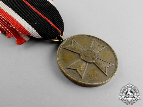 War Merit Medal Obverse