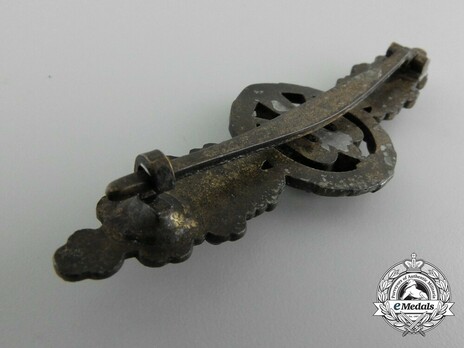 Bomber Clasp, in Bronze (in zinc) Reverse