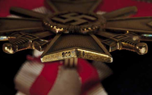 Golden Knight's Cross of the War Merit Cross with Swords, by Deschler Detail