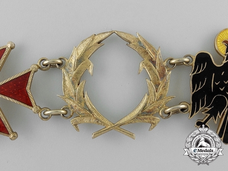 Collar (Silver gilt) (length 820) Obverse