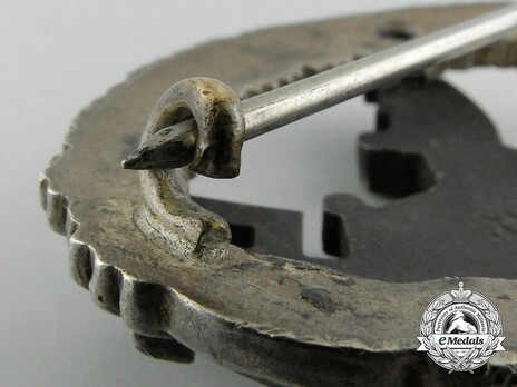 Observer Badge, by Assmann (in nickel silver) Detail