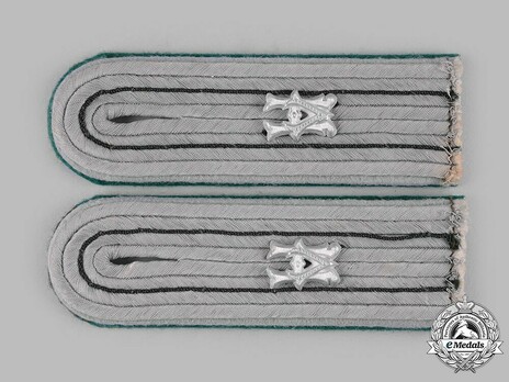 German Army Administrative Leutnant Shoulder Boards Obverse