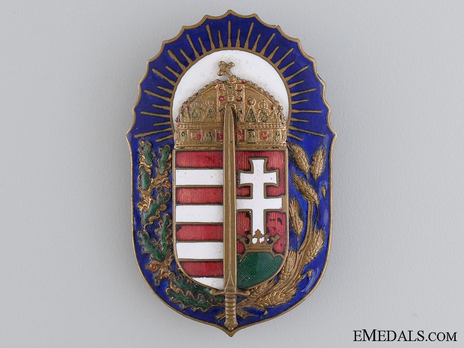 Order of Vitezi, Badge (with gold sword) Obverse