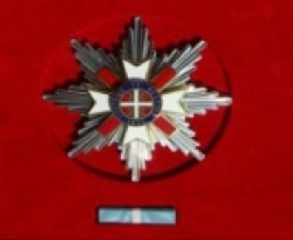 Order of Stretenjski, I Class Breast Star Obverse