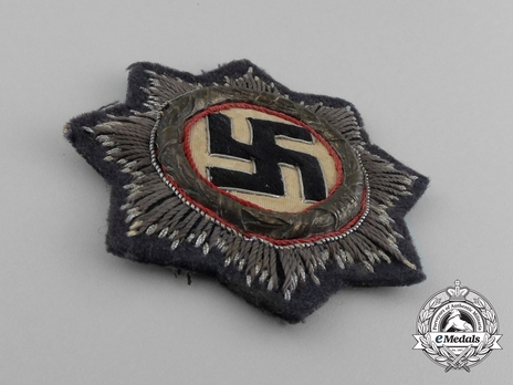 German Cross, in Gold, in Cloth (Luftwaffe/Air Force) Obverse