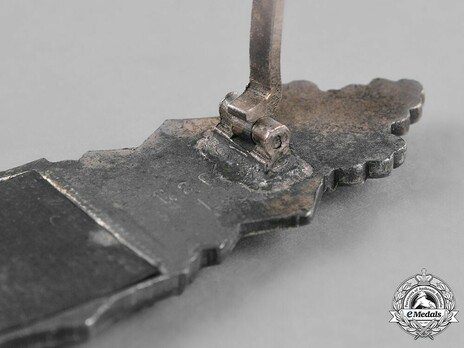 Close Combat Clasp, in Silver, by Hymmen Detail