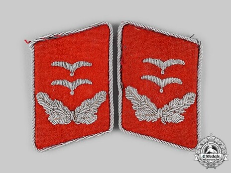 Luftwaffe Anti-Aircraft/Artillery Oberleutnant Collar Tabs Obverse