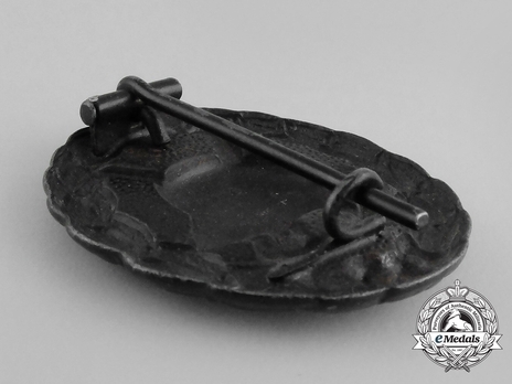 Wound Badge, in Black (in iron) Reverse