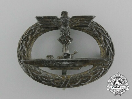 Submarine War Badge, by Unknown Maker: C. E. Juncker attributed (in zinc) Obverse