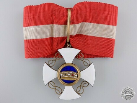 Order of the Crown of Italy, Commander Cross (in silver-gilt) Obverse