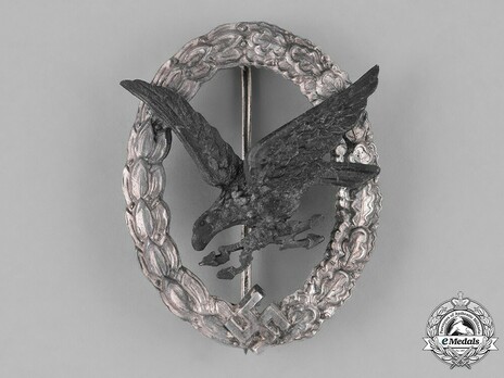 Radio Operator & Air Gunner Badge, by Assmann (in zinc) Obverse