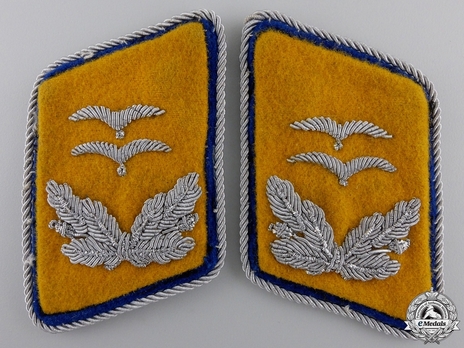 Luftwaffe Flying Troops Oberleutnant Collar Tabs (Reserve version) Obverse