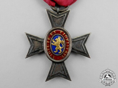 Wilhelm Order, Member's Cross Obverse