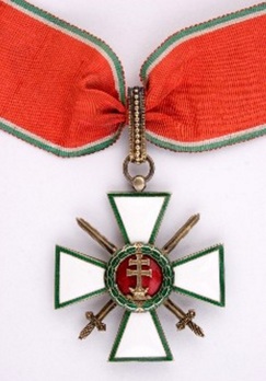 Hungarian Order of Merit, Commander, Military Division Obverse
