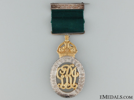 Decoration (with King George V effigy) Obverse