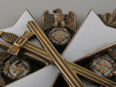 II Class Cross with Swords Detail