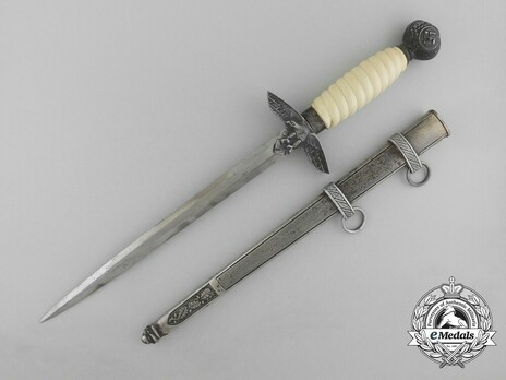 Luftwaffe Puma-made 2nd pattern Dagger Obverse with Scabbard