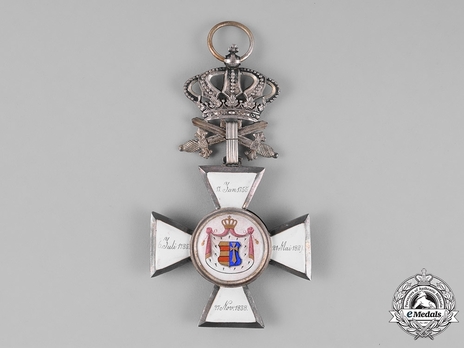 House Order of Duke Peter Friedrich Ludwig, Military Division, Grand Cross (with silver crown, swords on ring) Reverse