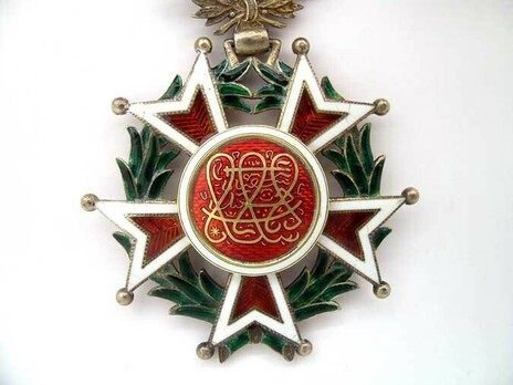 Order of the Brilliant Star of Zanzibar, Type II, III Class Commander Obverse