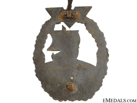 Naval Auxiliary Cruiser War Badge, by C. Schwerin (in zinc) Reverse