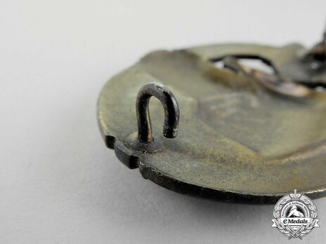 Panzer Assault Badge, in Bronze, by R. Karneth Detail