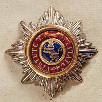 House Order of the Golden Lion, Type II, Grand Cross Breast Star Obverse