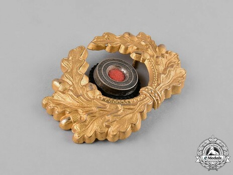 German Army Gilt Metal Cap Cockade & Oak Leaves Insignia Obverse