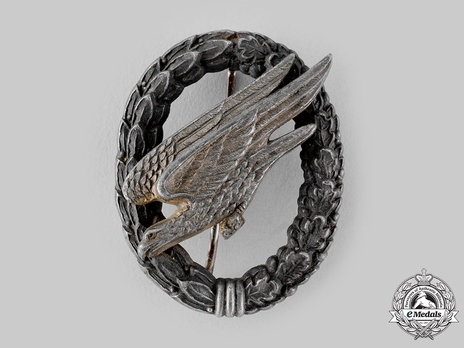 Luftwaffe Paratrooper Badge, by P. Meybauer Obverse