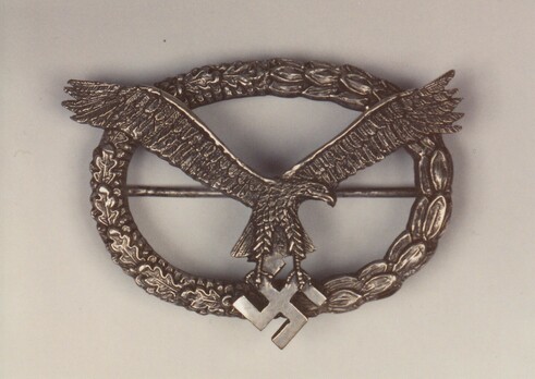 Combined PilotObserver Badge (1st Model) Obverse